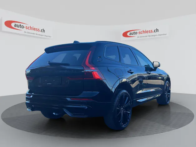 VOLVO XC60 B5 Benzin Mild Hybrid AWD Plus Black Edition