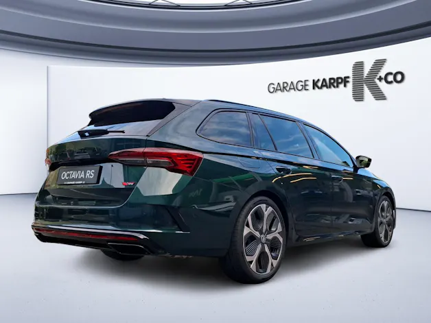 SKODA Octavia Combi 2.0 TSI DSG RS 30 Years Edition