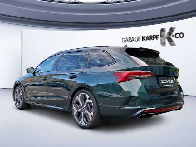 SKODA Octavia Combi 2.0 TSI DSG RS 30 Years Edition