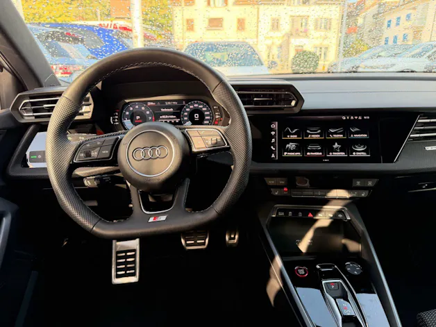 AUDI S3 SPORTBACK 2.0 TFSI QUATTRO *** FACELIFT & AKRAPOVIC ABGAS ***