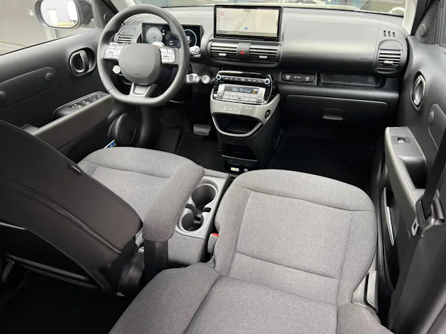 HYUNDAI Inster 49kWh Amplia