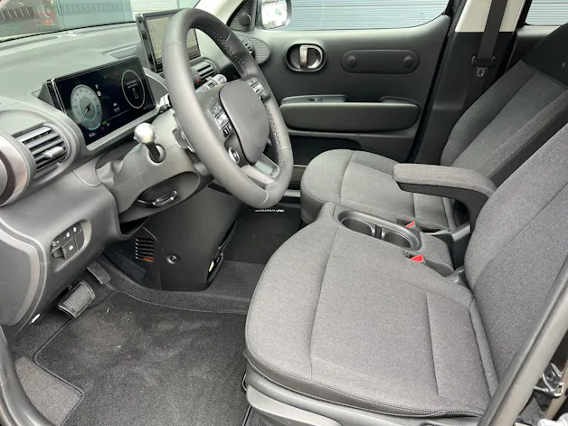 HYUNDAI Inster 49kWh Amplia