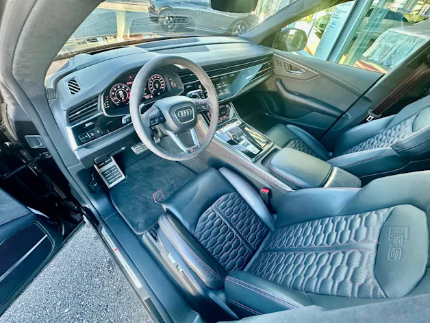 AUDI RSQ8 quattro