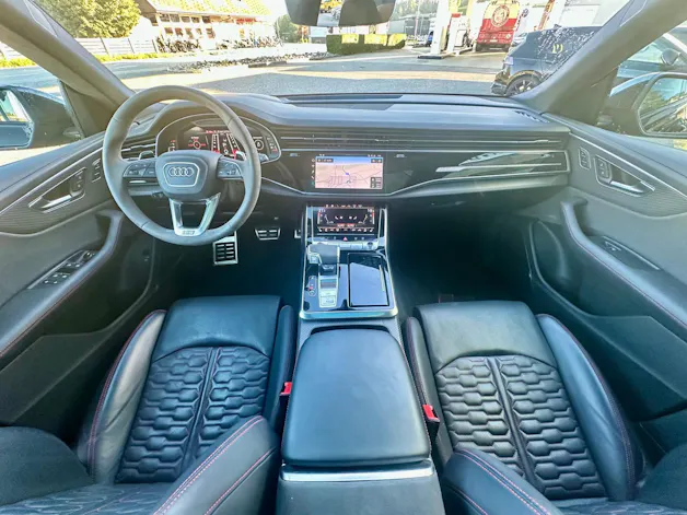 AUDI RSQ8 quattro