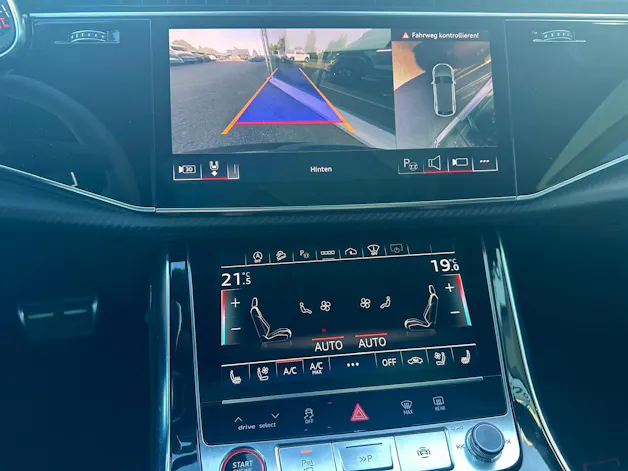 AUDI RSQ8 quattro
