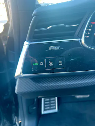 AUDI RSQ8 quattro