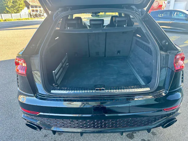 AUDI RSQ8 quattro