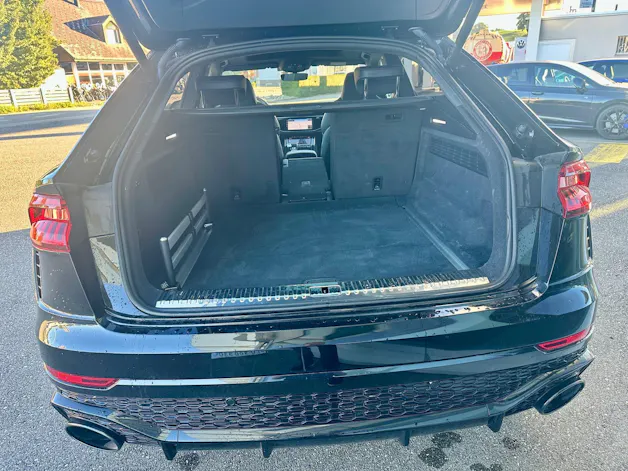 AUDI RSQ8 quattro