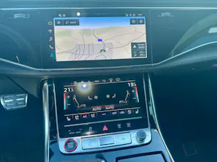 AUDI RSQ8 quattro