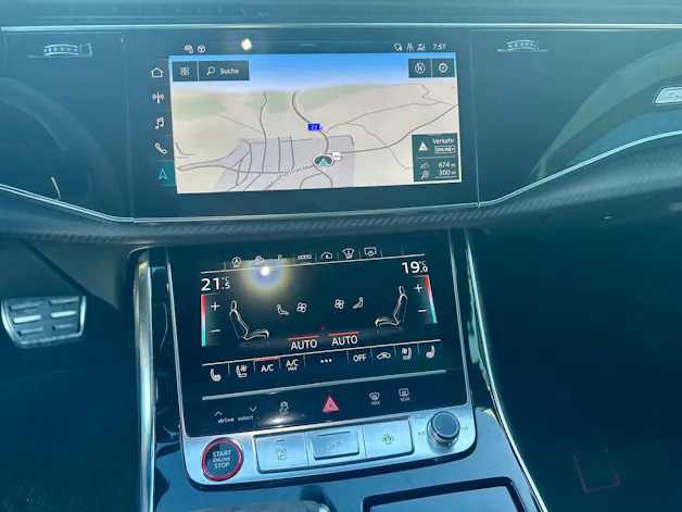 AUDI RSQ8 quattro
