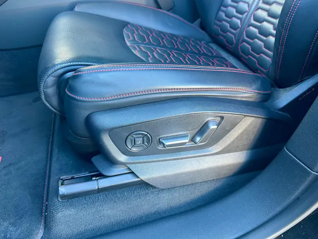 AUDI RSQ8 quattro