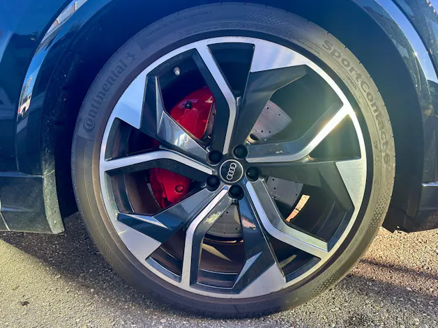 AUDI RSQ8 quattro