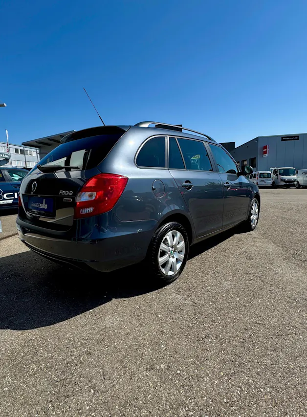 SKODA Fabia 1.2 TSI Ambiente DSG