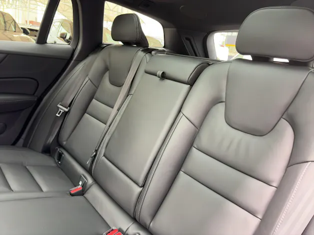 VOLVO V60 2.0 T6 TE Ultra Dark eAWD