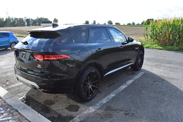 Jaguar F-Pace 3.0 V6 First Edition AWD Automatik