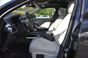 Jaguar F-Pace 3.0 V6 First Edition AWD Automatik