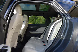 Jaguar F-Pace 3.0 V6 First Edition AWD Automatik