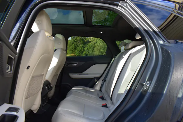 Jaguar F-Pace 3.0 V6 First Edition AWD Automatik