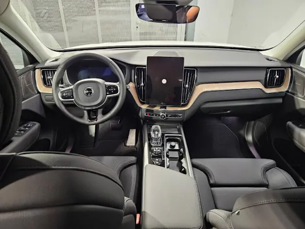 VOLVO XC60 2.0 T6 TE Plus Dark eAWD