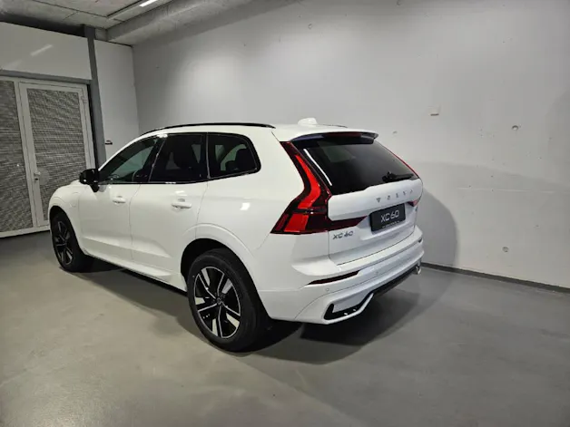 VOLVO XC60 2.0 T6 TE Plus Dark eAWD