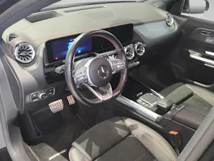 MERCEDES-BENZ EQA 300 AMG Line 4Matic