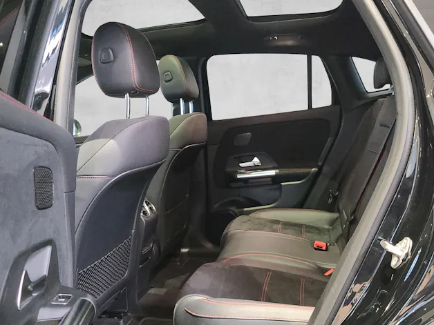 MERCEDES-BENZ EQA 300 AMG Line 4Matic