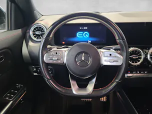 MERCEDES-BENZ EQA 300 AMG Line 4Matic