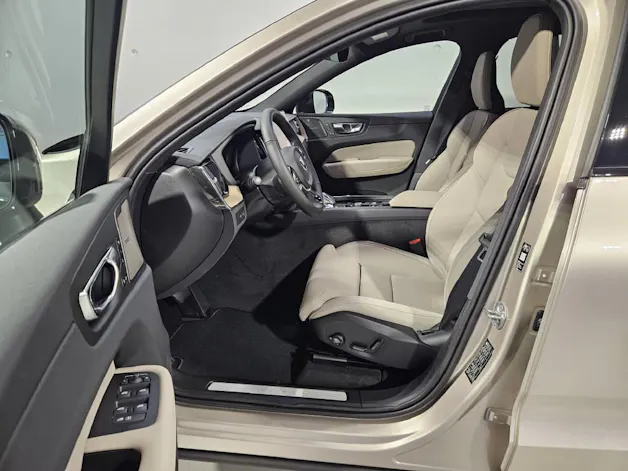VOLVO XC60 2.0 T8 TE Ultra Dark eAWD