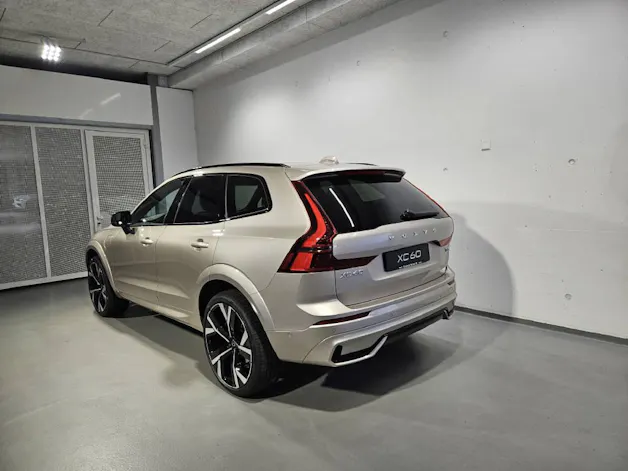 VOLVO XC60 2.0 T8 TE Ultra Dark eAWD