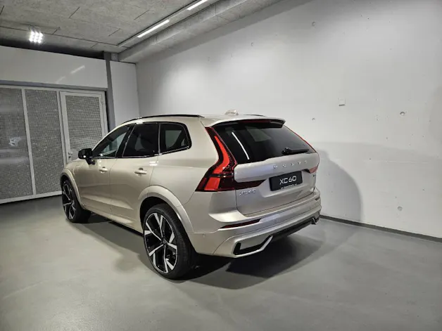 VOLVO XC60 2.0 T8 TE Ultra Dark eAWD