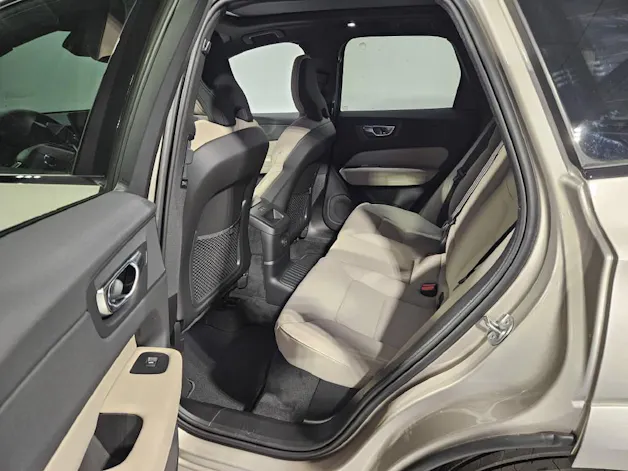 VOLVO XC60 2.0 T8 TE Ultra Dark eAWD
