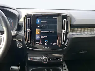 VOLVO XC40 B4 Benzin Mild Hybrid AWD R-Design Geartronic