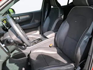 VOLVO XC40 B4 Benzin Mild Hybrid AWD R-Design Geartronic