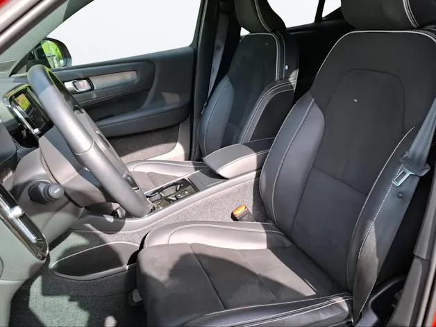 VOLVO XC40 B4 Benzin Mild Hybrid AWD R-Design Geartronic