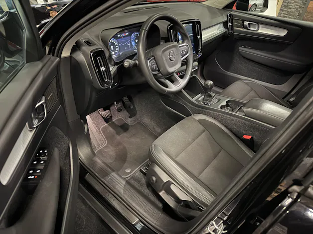 VOLVO XC40 T3 Momentum