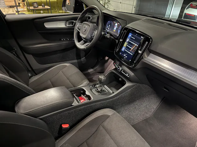 VOLVO XC40 T3 Momentum