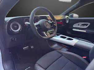 MERCEDES-BENZ CLA 220 8G-DCT 4Matic