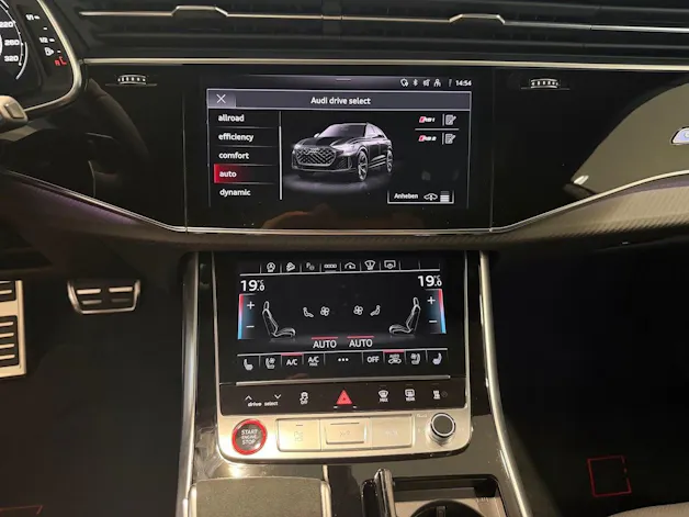 AUDI RSQ8 performance quattro
