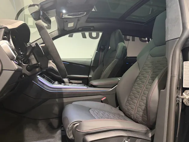 AUDI RSQ8 performance quattro