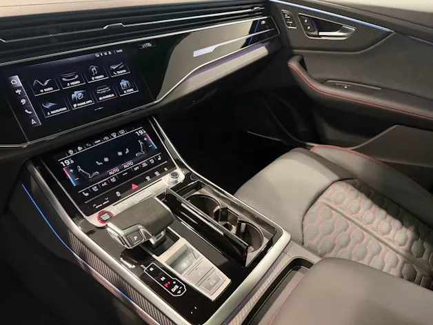 AUDI RSQ8 performance quattro
