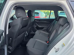 SKODA Octavia Combi 1.5 TSI mHEV DSG Selection