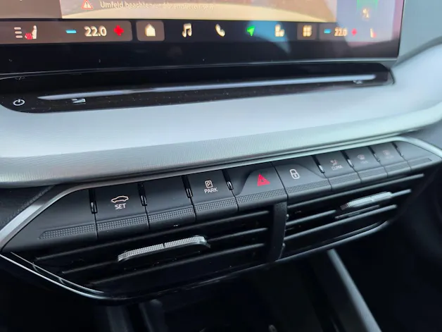SKODA Octavia Combi 1.5 TSI mHEV DSG Selection