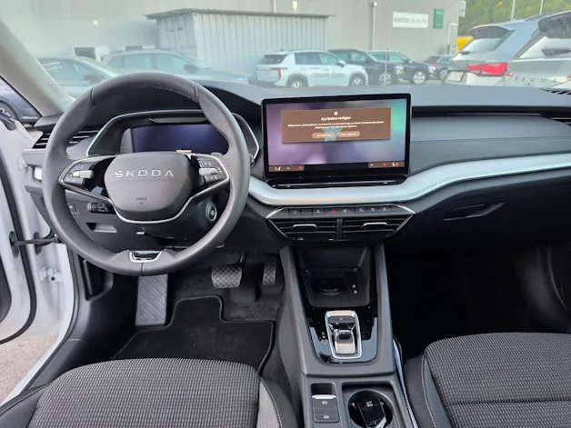 SKODA Octavia Combi 1.5 TSI mHEV DSG Selection
