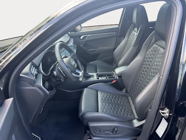 AUDI RS Q3 SB quattro S tronic 400PS
