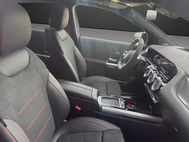 MERCEDES-BENZ GLA AMG 45 S 4M+8G-DCT