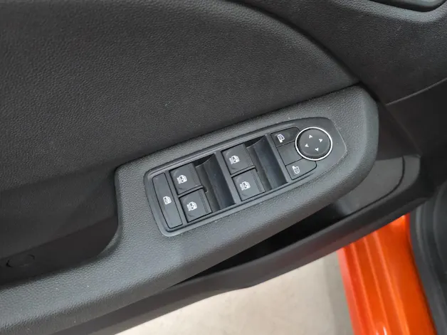 RENAULT Clio 1.6 E-Tech Intens