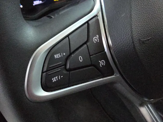 RENAULT Clio 1.6 E-Tech Intens