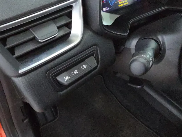 RENAULT Clio 1.6 E-Tech Intens