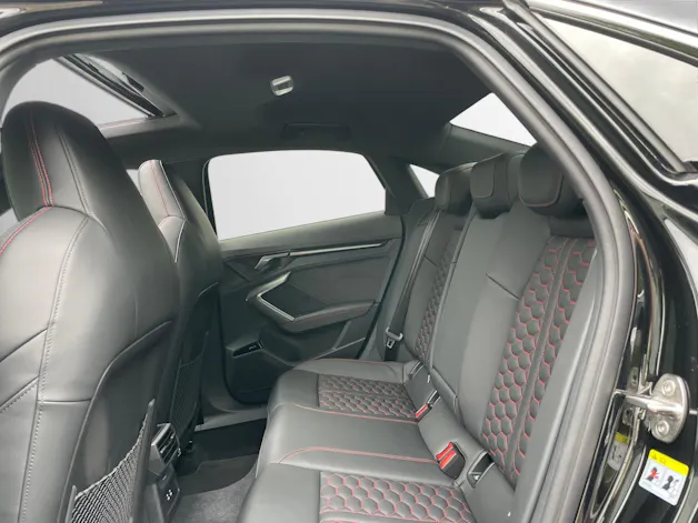 AUDI RS3 Limousine 2.5 TSI quattro S-tronic