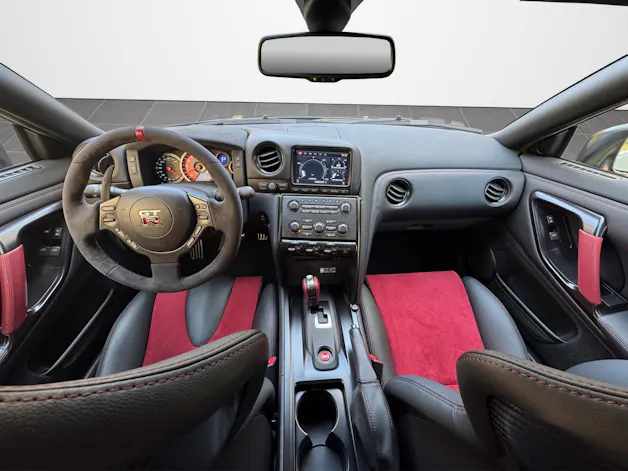 NISSAN GT-R 3.8 V6 BiT *Nismo*